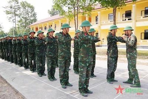 Chiến sĩ mới Sư đoàn 7 tự tin phấn đấu, luyện rèn