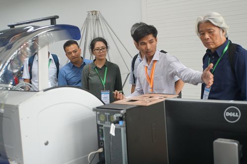 'Cuộc đua' thu hút nhân tài