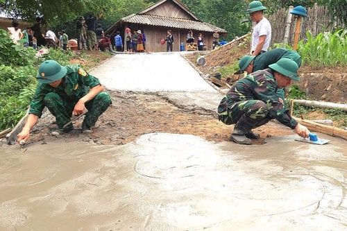 Củng cố 'thế trận lòng dân' vững mạnh trên biên giới Mường Lát