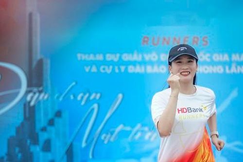 Đa sắc màu runner đi tìm 'Dấu chân Mặt trời'