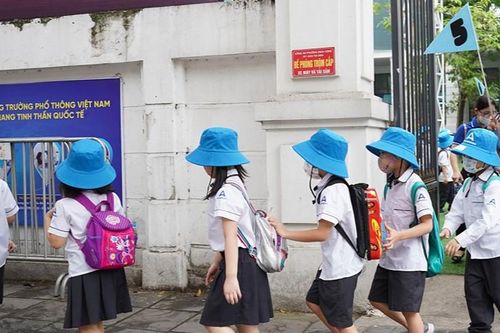 Quên học sinh trên xe, đóng tiền 'trên trời'… những lùm xùm sau chuyến dã ngoại