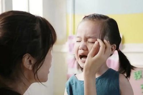 3 điều dù đắn đo mấy cũng tuyệt đối không được nói với con