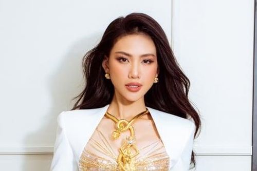 Sau ồn ào hút bóng cười, bạo lực học đường, Bùi Quỳnh Hoa bị buộc thôi học vì lý do này