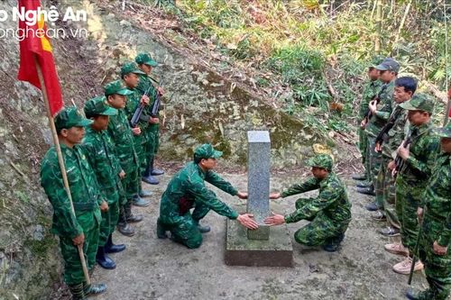 Tuần tra song phương trên tuyến biên giới Việt - Lào