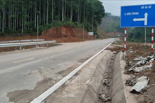 Mở đường lớn, đầu tư tổng thể để du lịch hồ Ba Bể thuận lợi phát triển