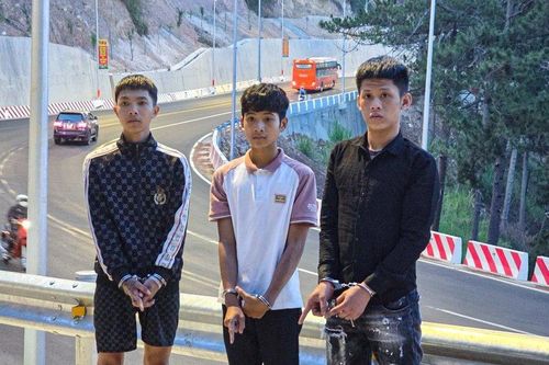 Lâm Đồng: Bắt nhóm đối tượng dùng hung khí cướp tài sản trên đèo Prenn