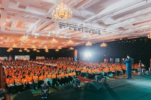 Gần 1.500 người tham gia chương trình 'Đường về hạnh phúc' cùng Học viện Minh Trí Thành