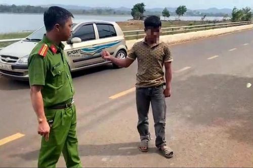 Trai trẻ nổi 'yêng hùng' sau cuộc nhậu