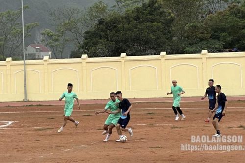Bình Gia: Khai mạc giải bóng đá thanh niên 2024