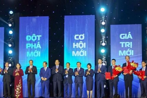 Bà Rịa - Vũng Tàu: Trao Giấy chứng nhận cho 15 dự án đầu tư