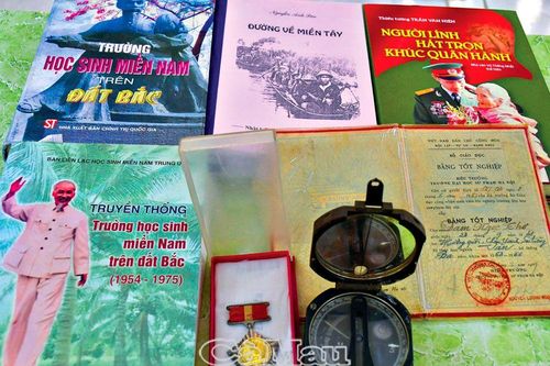 Hiện vật 'kể chuyện' tập kết