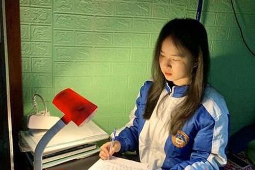 Khó khăn không chùn bước