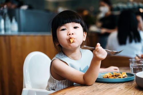 Thói quen xấu cha mẹ vô tình truyền lại cho con