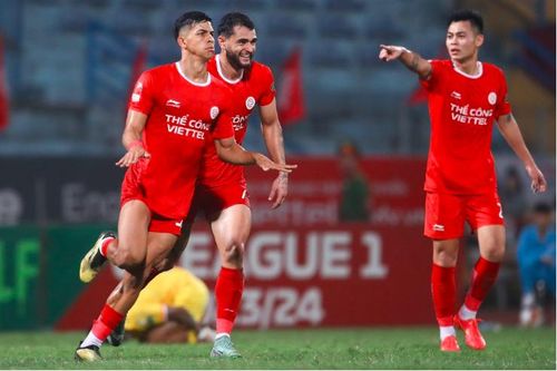 Thi đấu hơn người, Thể Công Viettel ngược dòng đánh bại Quảng Nam