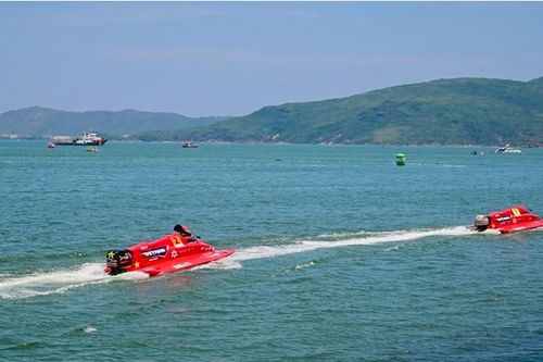 Việt Nam thành lập Liên đoàn thuyền máy thể thao