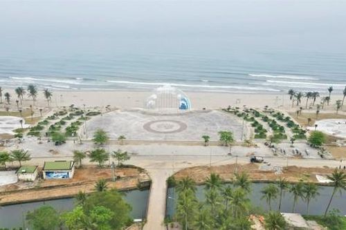 Mạnh tay xuống tiền 'thay áo mới' khu du lịch biển trước mùa hè