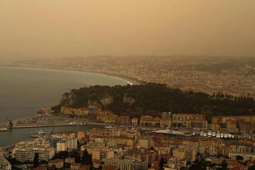 Bụi Sahara phủ kín Thụy Sĩ và Đông Nam nước Pháp