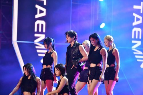 'Cỗ máy nhảy' Taemin bùng nổ trên sân khấu, khán giả Việt nức lòng