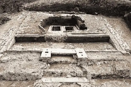 Ông lão đào măng phát hiện ra đống cổ vật, bán với giá vài triệu đồng nào ngờ lại là báu vật quốc gia