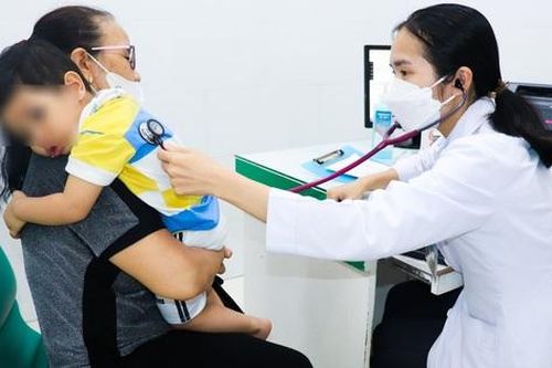 TPHCM: Nắng nóng kéo dài, người dân cần làm gì để bảo vệ sức khỏe?