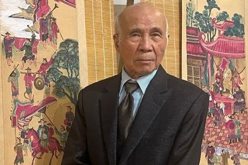 Họa sĩ U90 cùng tranh Hàng Trống 'kể chuyện'