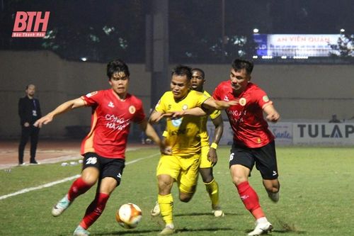 Đông Á Thanh Hóa thất thủ ngay trên sân nhà trước ĐKVĐ Công an Hà Nội