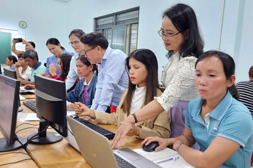 Tiếp cận kiến thức từ lớp tin học miễn phí