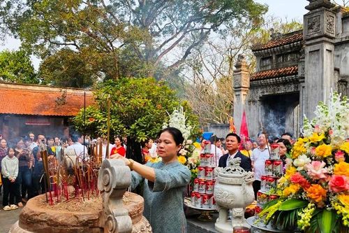 Lễ hội Đền Bà Triệu ở Thanh Hóa