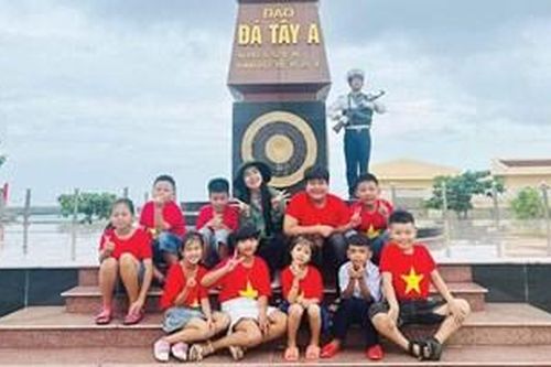 'Gieo chữ' nơi đầu sóng