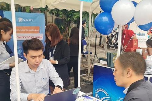 Hà Nội 'phổ cập' chữ ký số