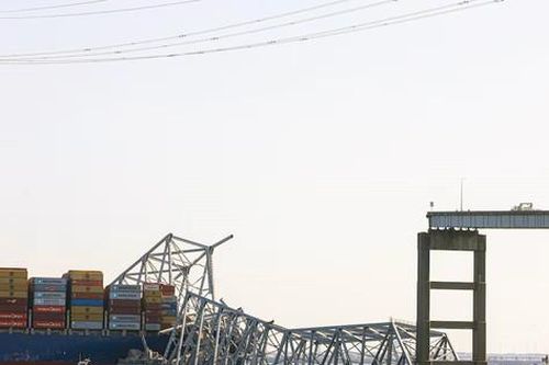 Mỹ bắt đầu tháo dỡ cầu sập tại Baltimore