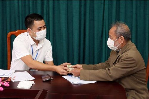 Hà Nội: Chi trả trợ cấp cho trên 80.000 người có công và thân nhân