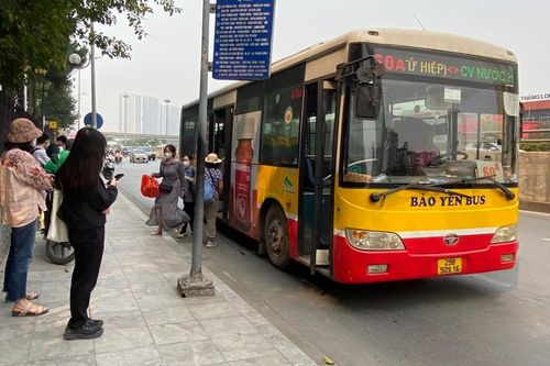 Hà Nội dừng hoạt động 5 tuyến buýt: khách đổi lộ trình, không gây xáo trộn