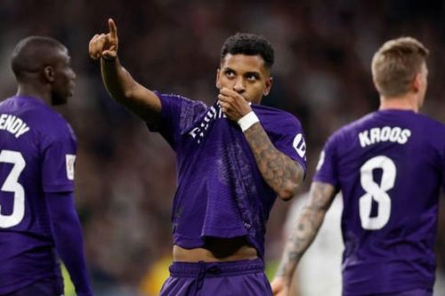Ngôi sao Brazil tỏa sáng giúp Real chiến thắng và tạo chuỗi trận bất bại, bỏ xa Barca ở cuộc đua vô địch