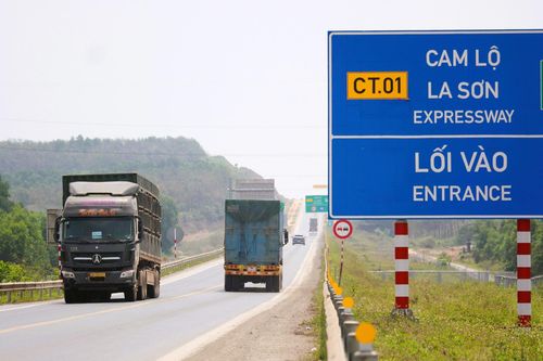 Quảng Trị đề nghị không cấm xe tải nặng vào cao tốc Cam Lộ-La Sơn