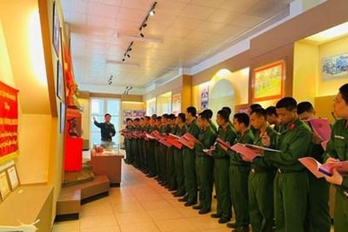 Tô thắm truyền thống Đoàn Thanh Xuyên anh hùng