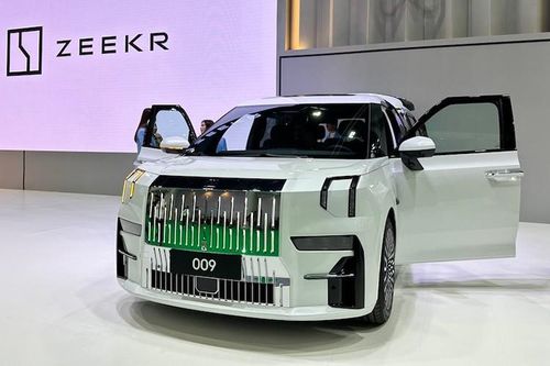 Tận thấy Zeekr 009 - MPV điện 'hạng nặng' cứng hơn cả xe đầu kéo