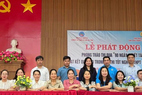 Trường dân tộc nội trú phát động phong trào 90 ngày cùng trò về đích
