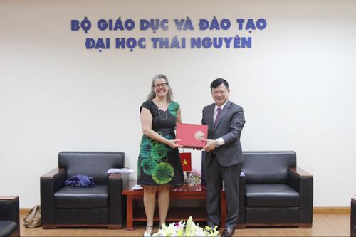 Tăng cường quan hệ hợp tác giữa Đại học Thái Nguyên và Đại sứ quán Hoa Kỳ