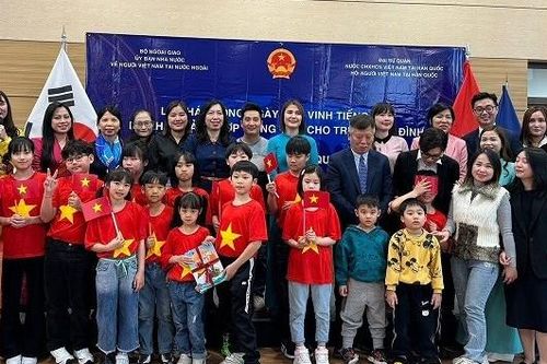 Phát động Ngày tôn vinh tiếng Việt và khai giảng lớp tiếng Việt cho trẻ em gia đình đa văn hóa tại Hàn Quốc