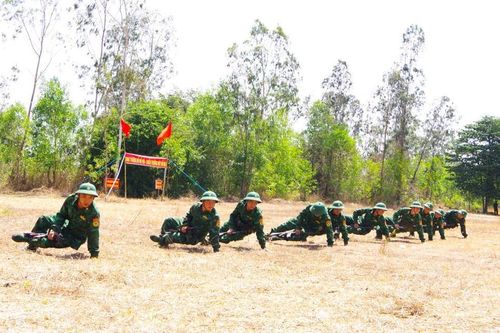 Giúp chiến sĩ mới hòa nhập với môi trường quân ngũ