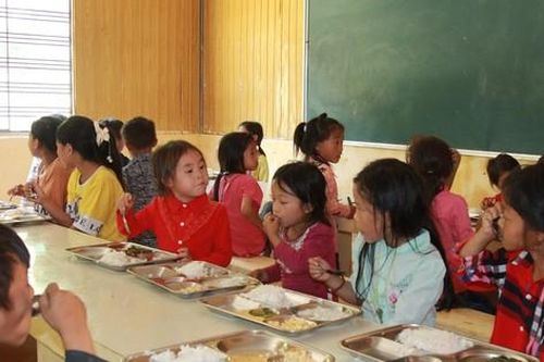 Các trường vùng cao Yên Bái hết cảnh mua gạo nợ giá cao, vay ăn từng ngày