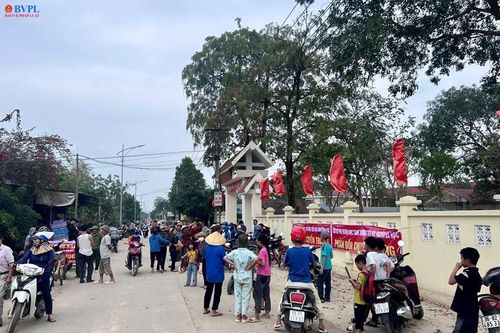 Vụ hàng trăm phụ huynh cho con nghỉ học: Huyện tạm dừng việc sáp nhập trường