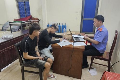 4 đối tượng dùng dao đe dọa, cướp tài sản của người đi đường