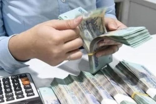 Nữ nhân viên ngân hàng lừa đảo xin việc, chiếm đoạt tiền tỷ