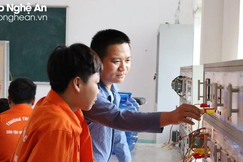 Trường nghề ở Nghệ An nỗ lực đào tạo theo đơn đặt hàng