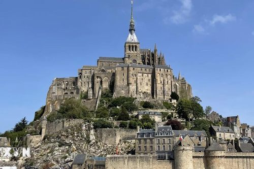 Mont-Saint-Michel - viên ngọc quý giữa biển khơi của nước Pháp