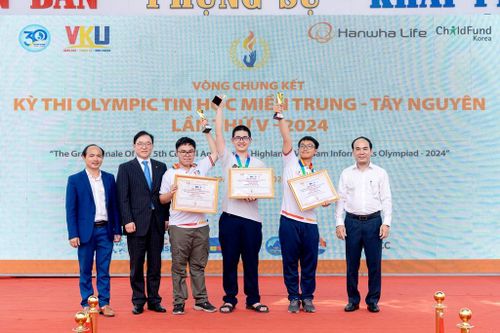 Nhiều học sinh quan tâm đến ngành Công nghệ thông tin và Truyền thông, Tài chính số