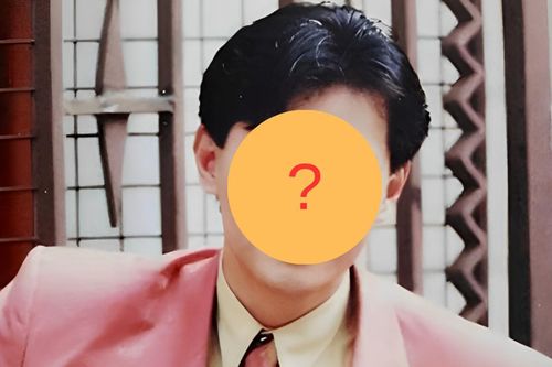 Nam diễn viên U70 bỏ nghề để đi bán kim cương, hút khách nườm nượp nhờ 1 bộ phận đặc biệt trên cơ thể