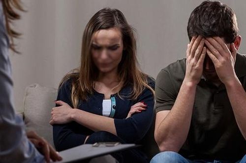 Mua bộ xét nghiệm ADN cho vui, chàng trai phát hiện bí mật động trời của mẹ